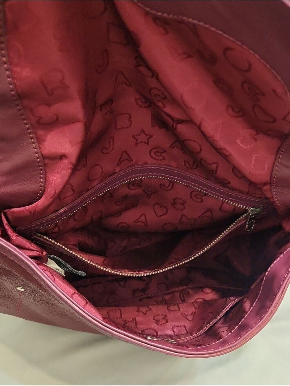 Marc By Marc Jacobs Classic Q Natasha Deep Burgundy Leather Shoulder Bag - Picture 10 of 16